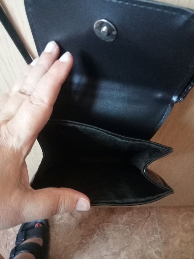 Bolsito de piel negro 