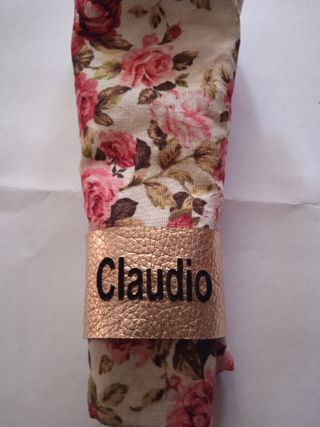 Portatovaglioli in cuoio o legno personalizzati