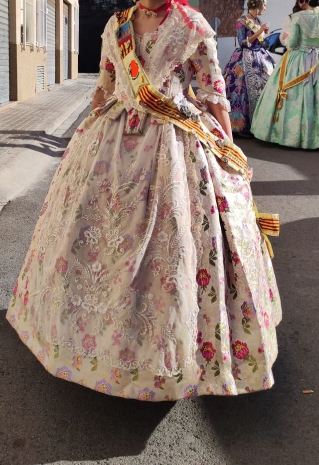 Traje fallera niña beige