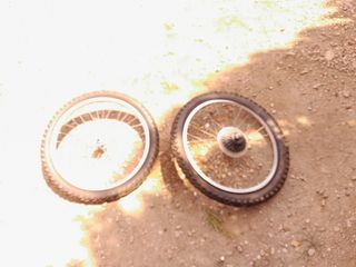 Vendo lote de dos ruedas de  20 pu
