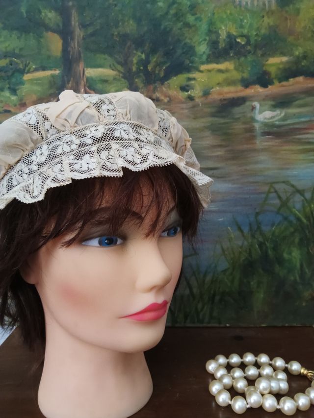 Antica cuffia da notte in seta e pizzo