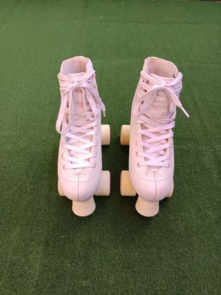 Se venden Patines de 4 ruedas Talla 37
