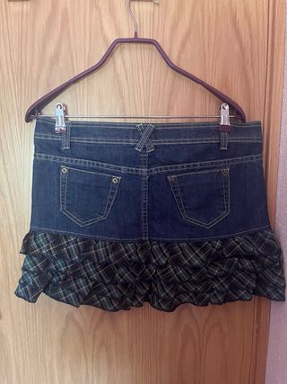 Falda vaquera con volantes