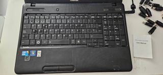 Portatil toshiba funcional con teclado externo