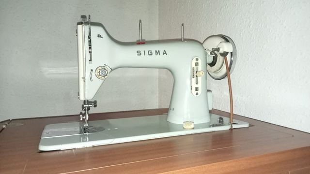 Maquina de coser Singer 