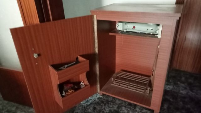 Maquina de coser Singer 