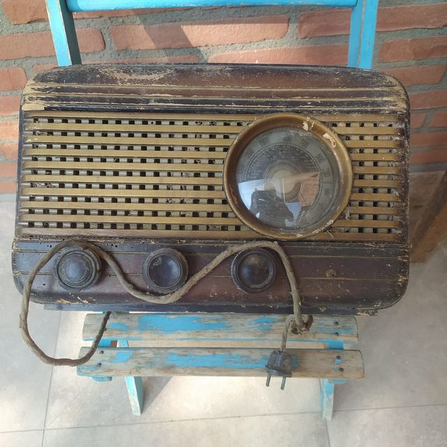 Rádio antiga