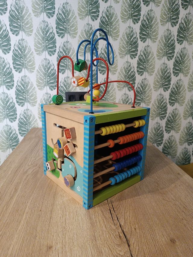 Cubo actividades madera