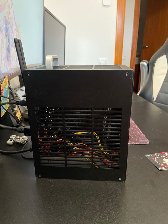 Mini ordenador de sobremesa