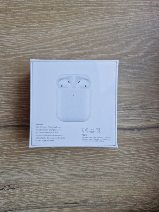 Auriculares. Nuevos. Nunca abierto. 