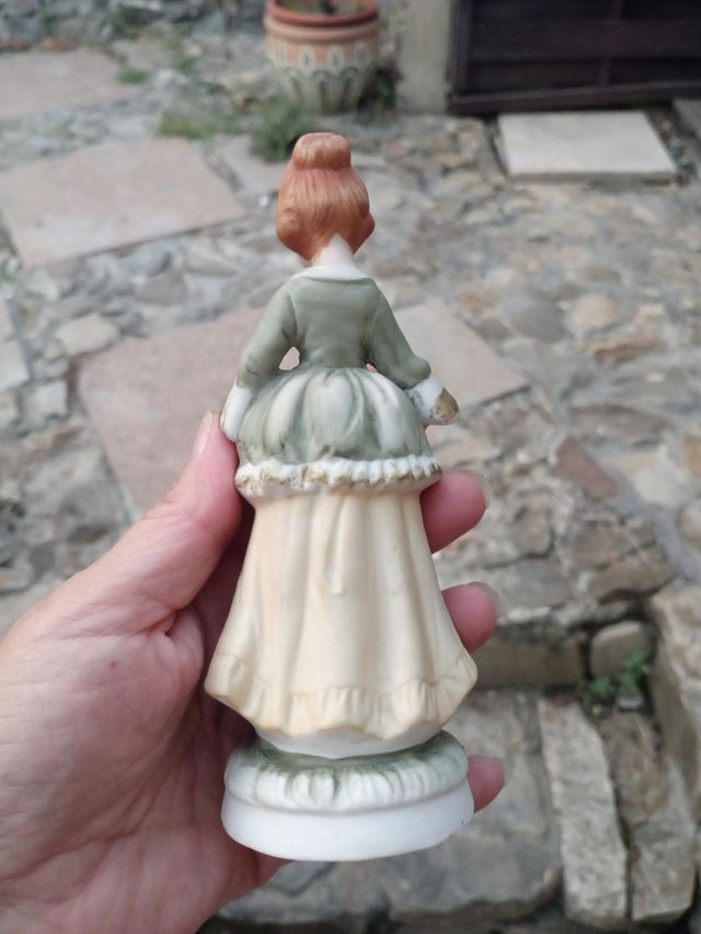 figura donna 15 centimetri circa