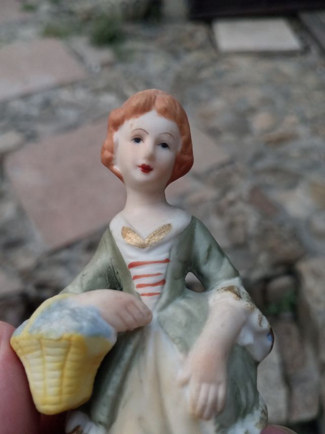 figura donna 15 centimetri circa