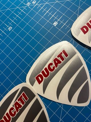 Adhesivos Ducati