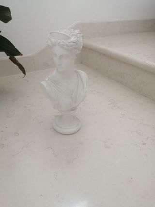 Statua