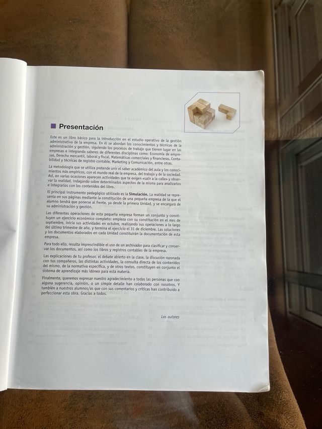 Fundamentos administración y gestión 2º bach