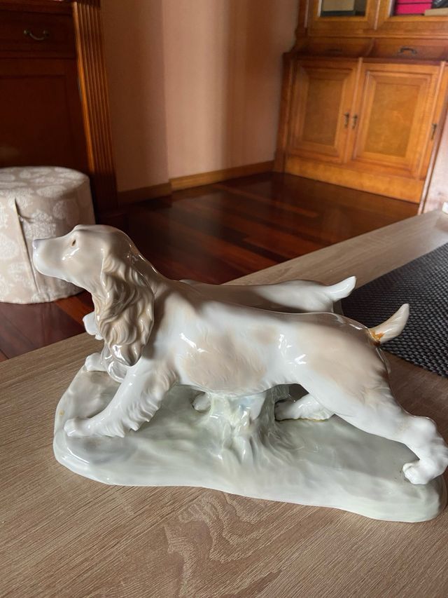 Figura porcelana perros de caza
