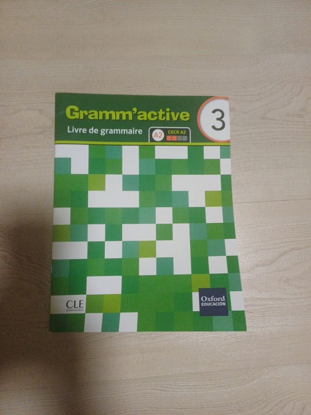 Livre de grammaire 3 nivel A2