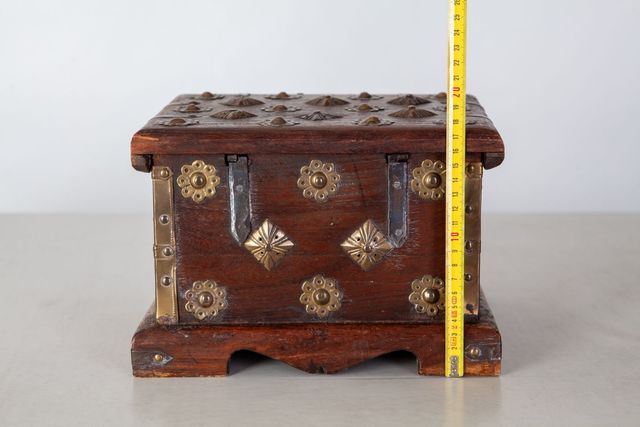Caja de caudales o joyero de madera