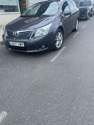 Toyota Avensis 2010