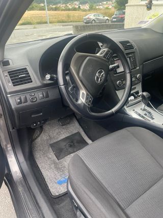 Toyota Avensis 2010
