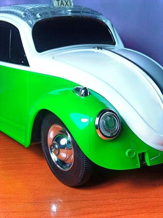 Coche inalámbrico bluetooth verde