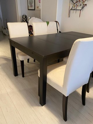 Mesa comedor extensible Ikea y seis sillas