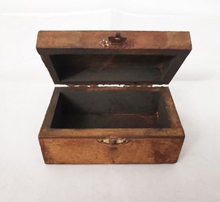 Conjunto de dois pequenos baus em madeira