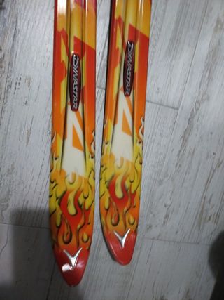 Esquis DYNASTAR