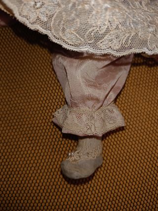 Bellissima bambola rara in biscuit.