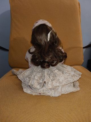 Bellissima bambola rara in biscuit.