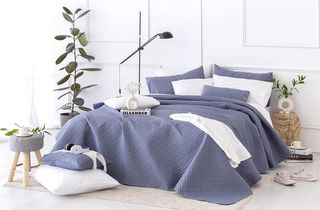 Copripiumino in soffice tessuto bouclé con design piqué, per la primavera