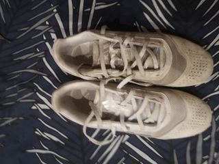 Zapatilla adidas 
