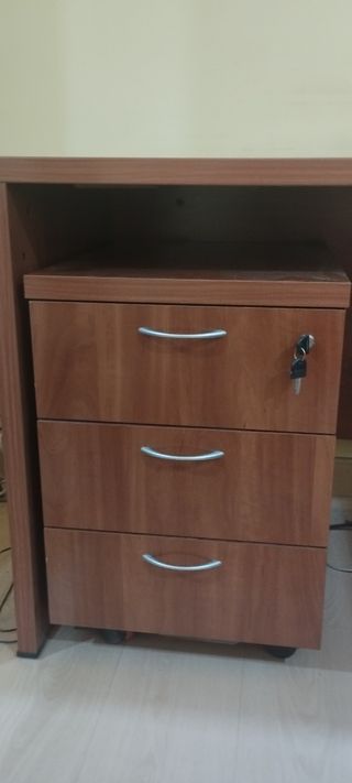 Mesa despacho+cajonera+mueble auxiliar 
