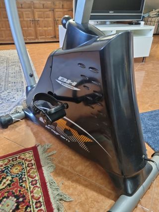 Bicicleta BH FITNESS.
