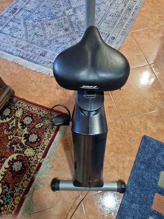 Bicicleta BH FITNESS.