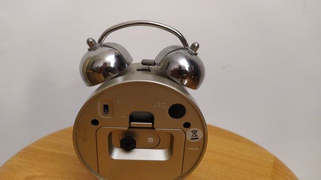 Reloj despertador retro, de campana. FESTINA 