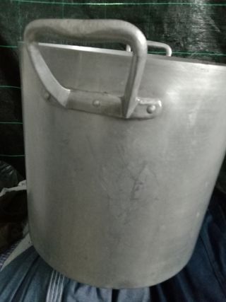 Olla de aluminio