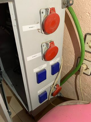 Se venden herramientas de campo