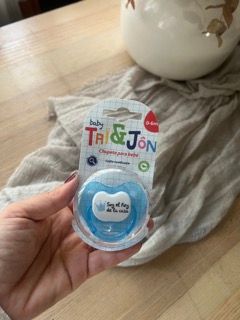 Chupete nuevo para niño
