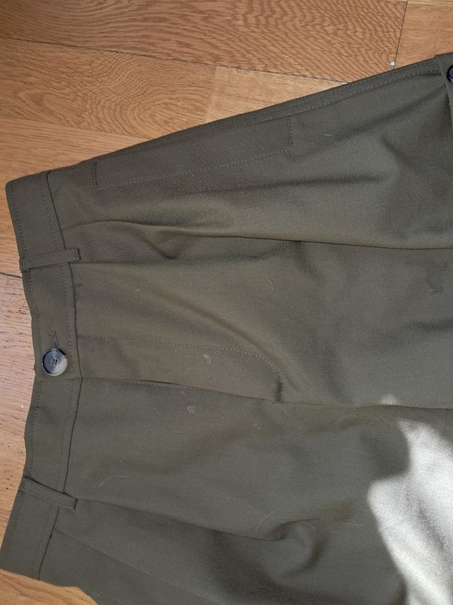 Pantalón verde Zara