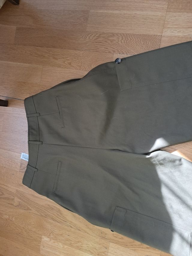 Pantalón verde Zara