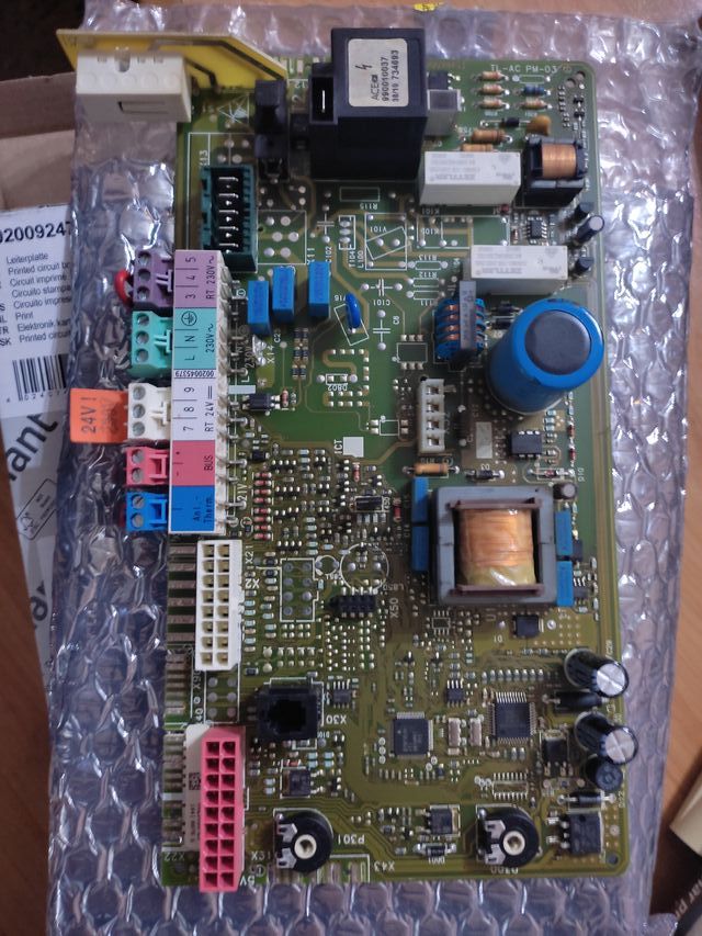 Placa principal caldera Vaillant Ecotec Plus.