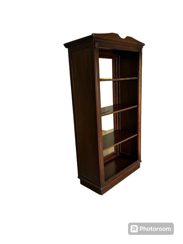 Vetrina libreria stile arte povera