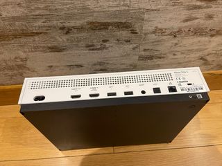 Xbox one s 500gb como nueva poco uso y con caja