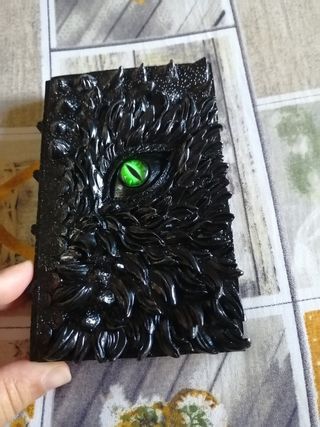 Decorazione di halloween con occhio di drago 
