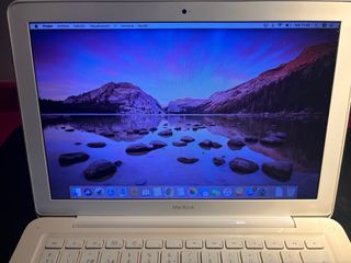 MacBook Blanco de 13 pulgadas (2010)