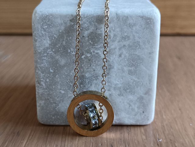 Collana con numeri romani stile retro'