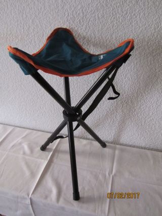 SILLA TRÍPODE DE ALUMINIO