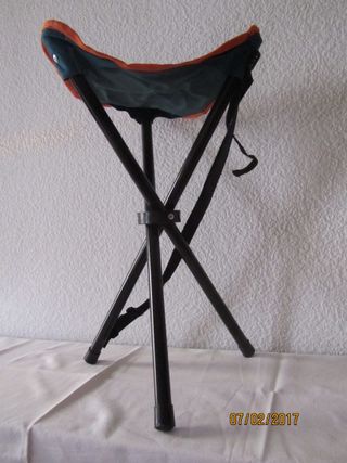 SILLA TRÍPODE DE ALUMINIO