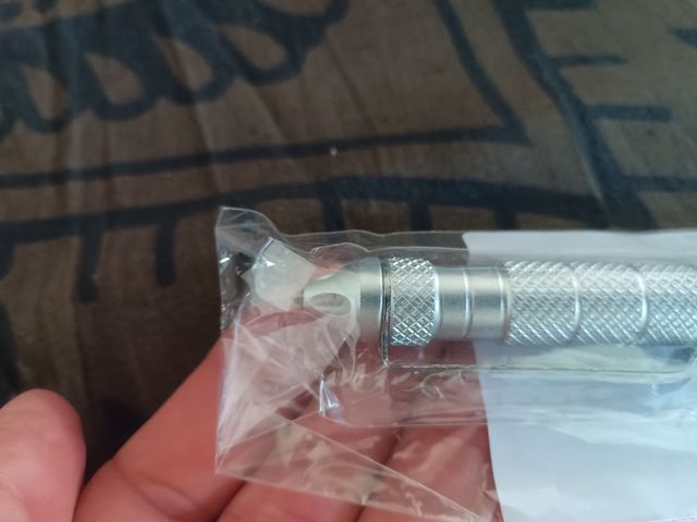 Bolígrafo táctico plata